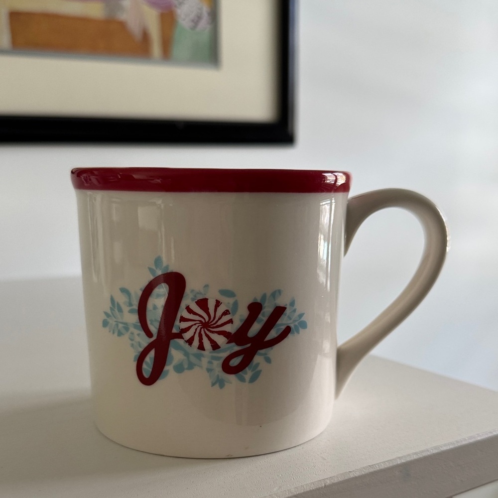 Starbucks 2007Jolly Peppermint Stripe 14 oz. Holiday Coffee Mug Christmas Chip